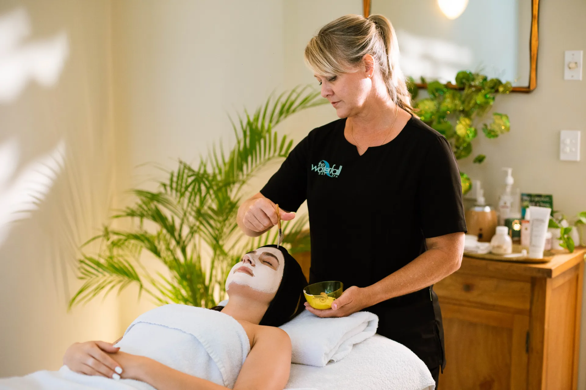 WATERFALL_DAY_SPA-25